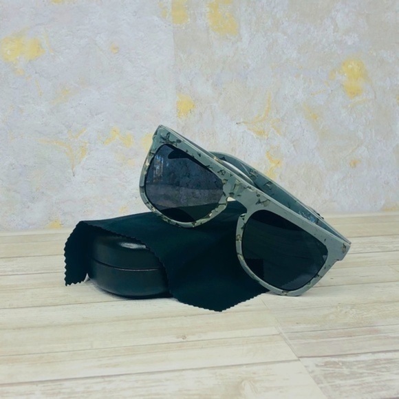 KOMONO Bennet Concrete Sunglasses 😎 (NEW) - Picture 5 of 12